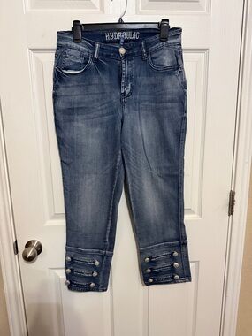 Hydraulic Women’s Medium Blue Cropped Button-Hem Jeans